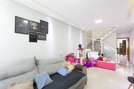 Sala de casa à venda com 3 quartos, 140m² em Vila Carmosina, São Paulo
