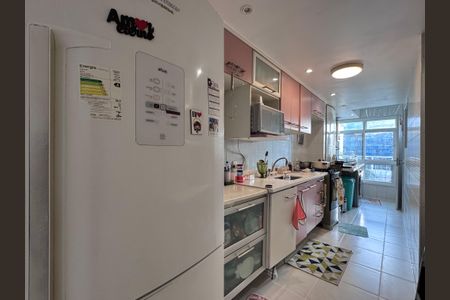 Apartamento à venda com 99m², 3 quartos e 2 vagasCozinha e Área de Serviço