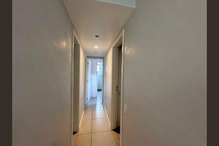 Apartamento à venda com 99m², 3 quartos e 2 vagasCorredor