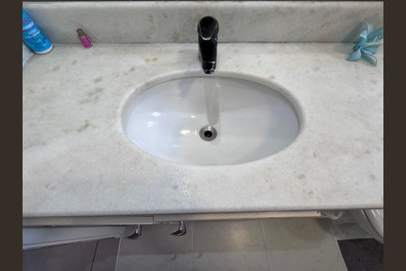 Apartamento à venda com 99m², 3 quartos e 2 vagasSuíte 1 - Banheiro