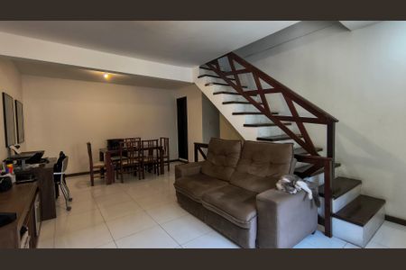 Sala de casa de condomínio para alugar com 3 quartos, 150m² em Vargem Grande, Rio de Janeiro