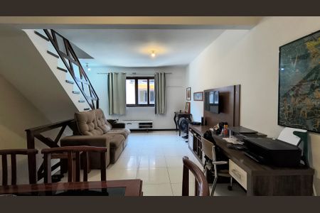 Sala de casa de condomínio para alugar com 3 quartos, 150m² em Vargem Grande, Rio de Janeiro