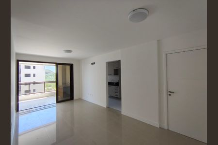 Sala de apartamento para alugar com 2 quartos, 86m² em Barra da Tijuca, Rio de Janeiro