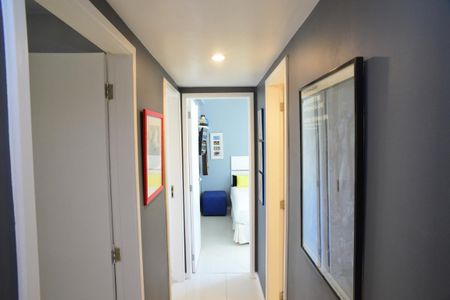 Corredor de apartamento à venda com 3 quartos, 76m² em Barra da Tijuca, Rio de Janeiro