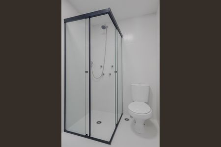 Banheiro de kitnet/studio para alugar com 1 quarto, 24m² em Perdizes, São Paulo