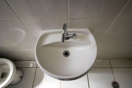 Banheiro de casa para alugar com 1 quarto, 33m² em Vila California, São Paulo