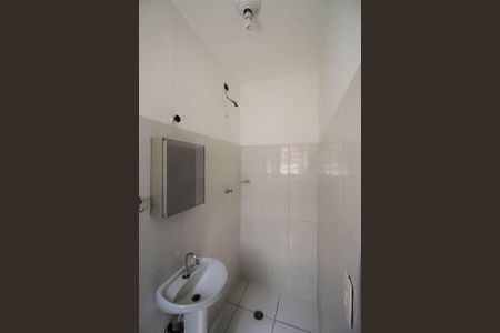 Banheiro de casa para alugar com 1 quarto, 33m² em Vila California, São Paulo