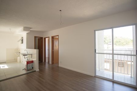 Sala de apartamento para alugar com 2 quartos, 50m² em Tribobó, São Gonçalo