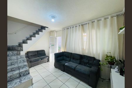 Sala de casa para alugar com 1 quarto, 240m² em Jardim Palmira, Guarulhos