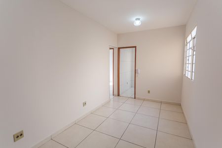 Sala de apartamento para alugar com 2 quartos, 45m² em Santa Cruz, Belo Horizonte