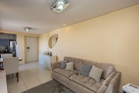 Sala de apartamento à venda com 3 quartos, 74m² em Heliópolis, Belo Horizonte