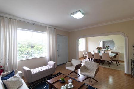 Salas de casa à venda com 4 quartos, 310m² em Vila Nogueira, Campinas