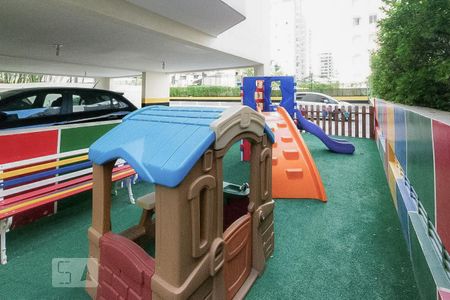 Apartamento à venda com 70m², 2 quartos e 1 vaga Apartamento à venda com 70m², 2 quartos e 1 vagaÁrea comum - Playground