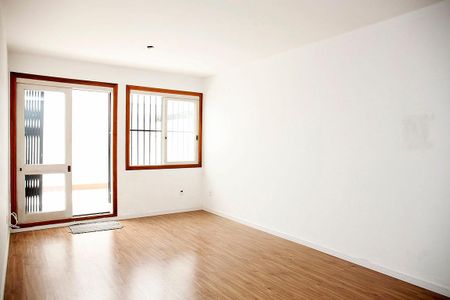 Sala de apartamento à venda com 2 quartos, 76m² em Petrópolis, Porto Alegre