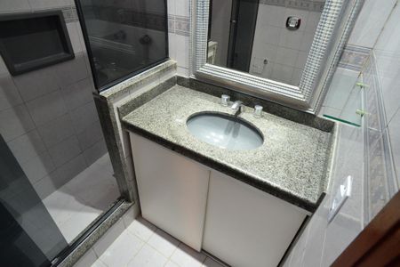 Casa de condomínio para alugar com 180m², 4 quartos e 3 vagas Casa de condomínio para alugar com 180m², 4 quartos e 3 vagasBanheiro Social