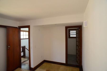 Casa de condomínio para alugar com 180m², 4 quartos e 3 vagas Casa de condomínio para alugar com 180m², 4 quartos e 3 vagasQuarto