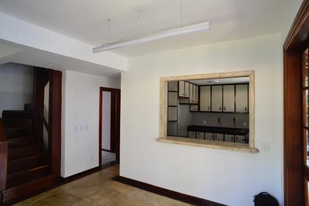 Casa de condomínio para alugar com 180m², 4 quartos e 3 vagas Casa de condomínio para alugar com 180m², 4 quartos e 3 vagasSala