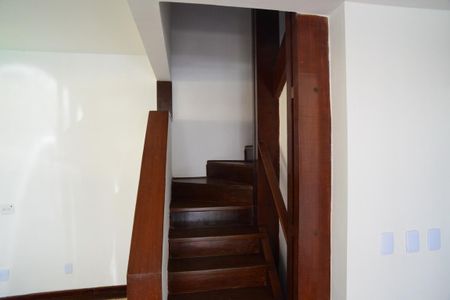 Casa de condomínio para alugar com 180m², 4 quartos e 3 vagas Casa de condomínio para alugar com 180m², 4 quartos e 3 vagasCorredor