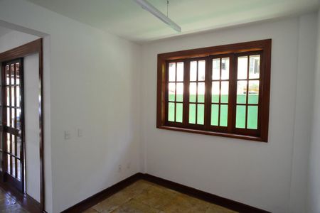 Casa de condomínio para alugar com 180m², 4 quartos e 3 vagas Casa de condomínio para alugar com 180m², 4 quartos e 3 vagasSala