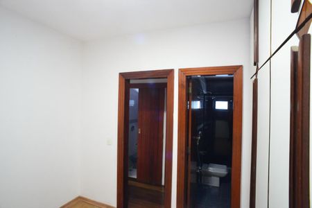 Casa de condomínio para alugar com 180m², 4 quartos e 3 vagas Casa de condomínio para alugar com 180m², 4 quartos e 3 vagasSuíte