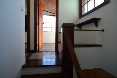 Casa de condomínio para alugar com 180m², 4 quartos e 3 vagas Casa de condomínio para alugar com 180m², 4 quartos e 3 vagasCorredor