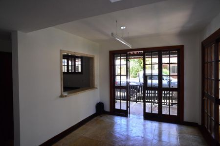 Casa de condomínio para alugar com 180m², 4 quartos e 3 vagas Casa de condomínio para alugar com 180m², 4 quartos e 3 vagasSala