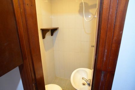 Casa de condomínio para alugar com 180m², 4 quartos e 3 vagas Casa de condomínio para alugar com 180m², 4 quartos e 3 vagasBanheiro de Serviço