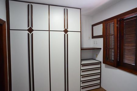 Casa de condomínio para alugar com 180m², 4 quartos e 3 vagas Casa de condomínio para alugar com 180m², 4 quartos e 3 vagasSuíte