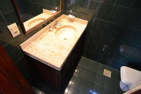 Casa de condomínio para alugar com 180m², 4 quartos e 3 vagas Casa de condomínio para alugar com 180m², 4 quartos e 3 vagasBanheiro Social