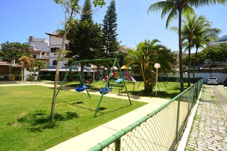 Casa de condomínio para alugar com 180m², 4 quartos e 3 vagas Casa de condomínio para alugar com 180m², 4 quartos e 3 vagasÁrea Comum - Playground