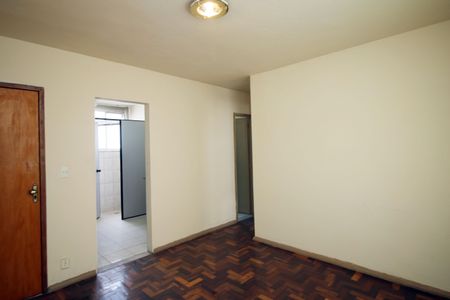 Sala de apartamento para alugar com 2 quartos, 50m² em Olaria, Rio de Janeiro