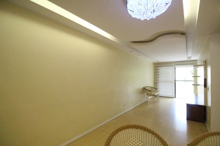 Sala de apartamento para alugar com 2 quartos, 102m² em Jacarepaguá, Rio de Janeiro