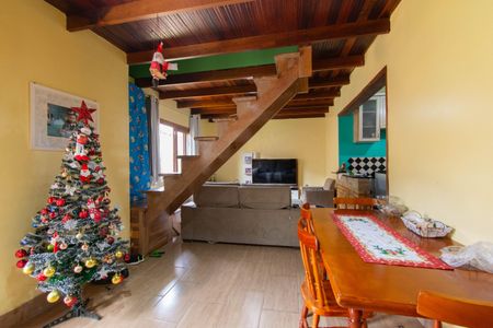 Casa à venda com 3 quartos, 280m² em Niterói, Canoas