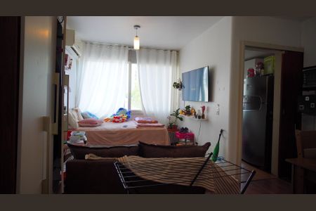 Sala/ quarto  de kitnet/studio à venda com 1 quarto, 32m² em Menino Deus, Porto Alegre