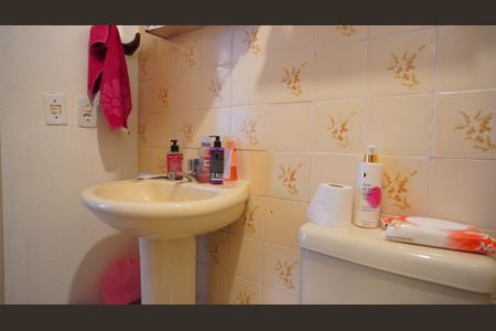 Banheiro  de kitnet/studio à venda com 1 quarto, 32m² em Menino Deus, Porto Alegre