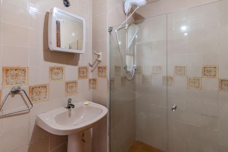 Banheiro de kitnet/studio para alugar com 1 quarto, 58m² em Centro Histórico, Porto Alegre