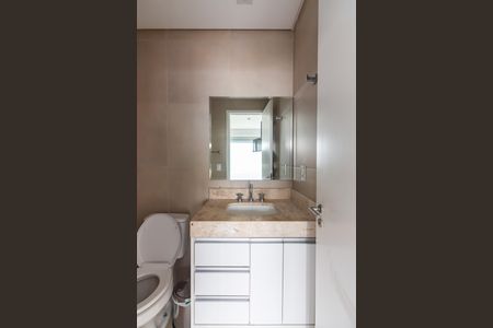 Banheiro de apartamento para alugar com 1 quarto, 31m² em Centro, Osasco