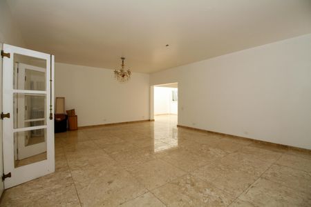 Sala de Estar de casa à venda com 4 quartos, 400m² em Vila Madalena, São Paulo