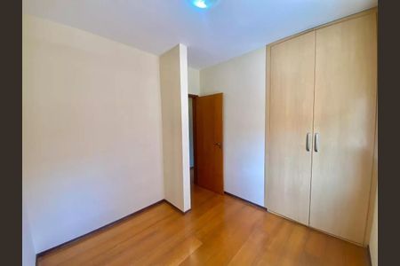 Quarto 2 de apartamento para alugar com 3 quartos, 105m² em Buritis, Belo Horizonte