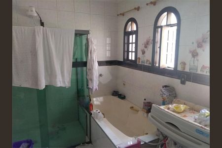 Casa à venda com 3 quartos, 200m² em Vila Bonilha, São Paulo