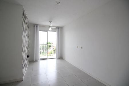 Sala de apartamento para alugar com 2 quartos, 52m² em Taquara, Rio de Janeiro