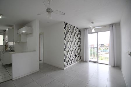 Sala de apartamento para alugar com 2 quartos, 52m² em Taquara, Rio de Janeiro