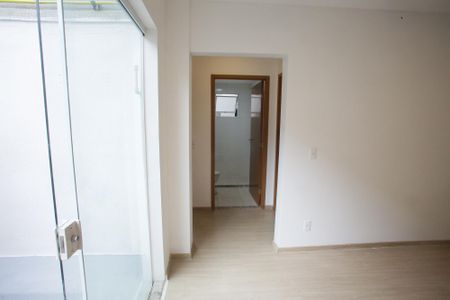 Sala de apartamento para alugar com 2 quartos, 60m² em Taquara, Rio de Janeiro
