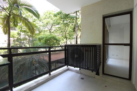 Varanda de apartamento para alugar com 3 quartos, 127m² em Moema, São Paulo