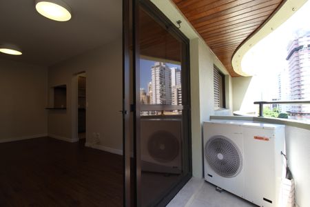 Varanda de apartamento para alugar com 1 quarto, 41m² em Indianópolis, São Paulo