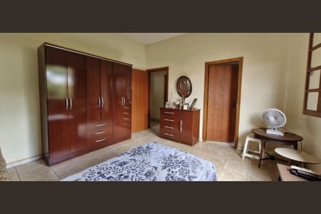 Casa de condomínio à venda com 190m², 4 quartos e 1 vaga