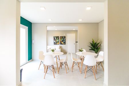 Apartamento para alugar com 32m², 2 quartos e sem vaga Apartamento para alugar com 32m², 2 quartos e sem vagaÁrea comum - Salão de festas