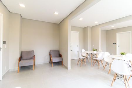 Apartamento para alugar com 32m², 2 quartos e sem vaga Apartamento para alugar com 32m², 2 quartos e sem vagaÁrea comum - Salão de festas