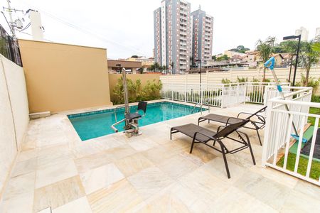 Apartamento para alugar com 32m², 2 quartos e sem vaga Apartamento para alugar com 32m², 2 quartos e sem vagaÁrea comum - Piscina