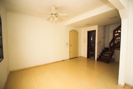 Sala de casa de condomínio à venda com 3 quartos, 116m² em Tristeza, Porto Alegre